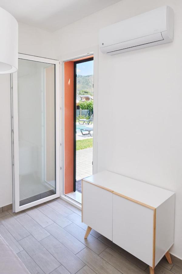 Salinelle Rooms Ласкари Екстериор снимка